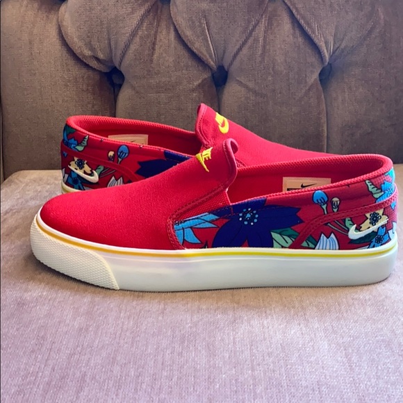 nike slip ons red
